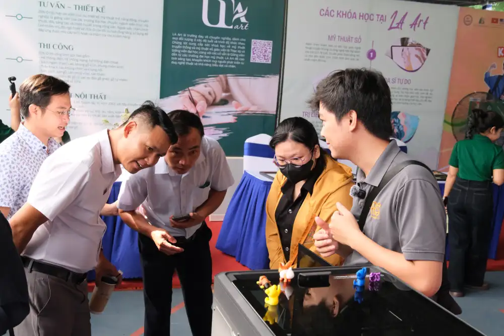 Sự Kiện Tháng 3/2025: Meme 3D tham gia ngày hội triển lãm Công nghệ & Tuyển dụng Đại Học HUTECH